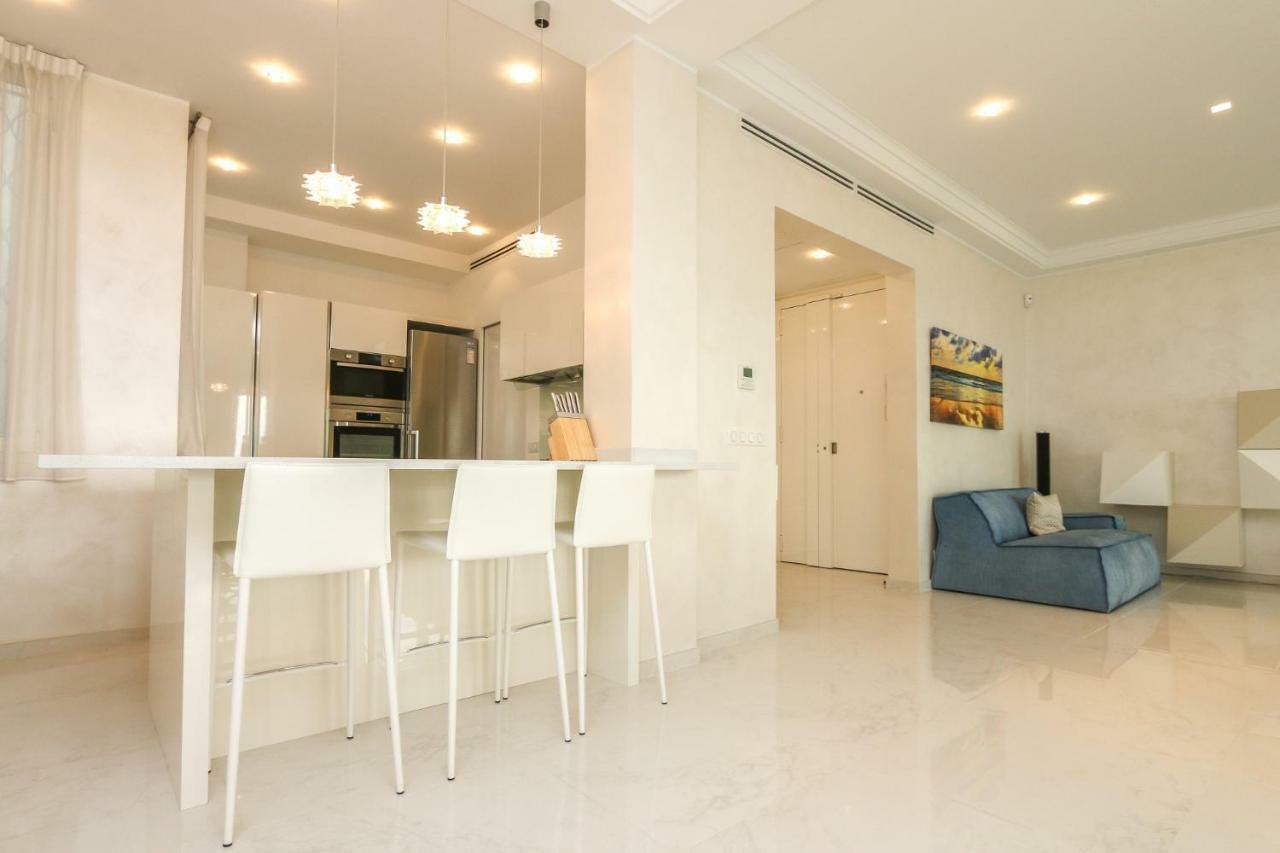 Seafront Modern Apartment Niza Exterior foto