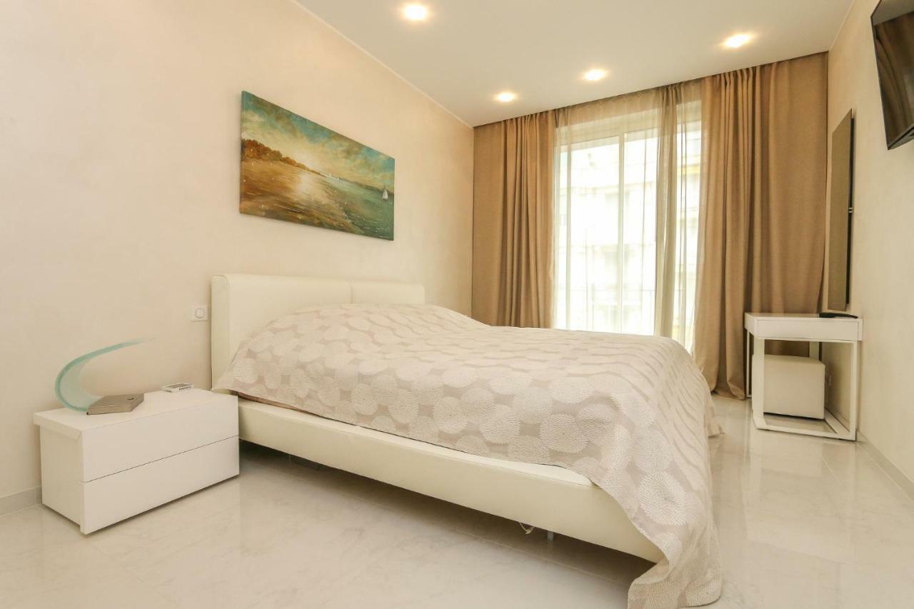 Seafront Modern Apartment Niza Exterior foto