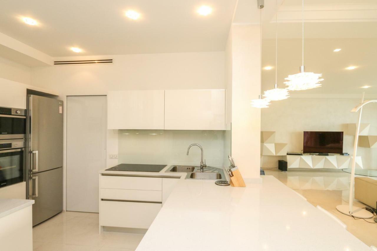 Seafront Modern Apartment Niza Exterior foto